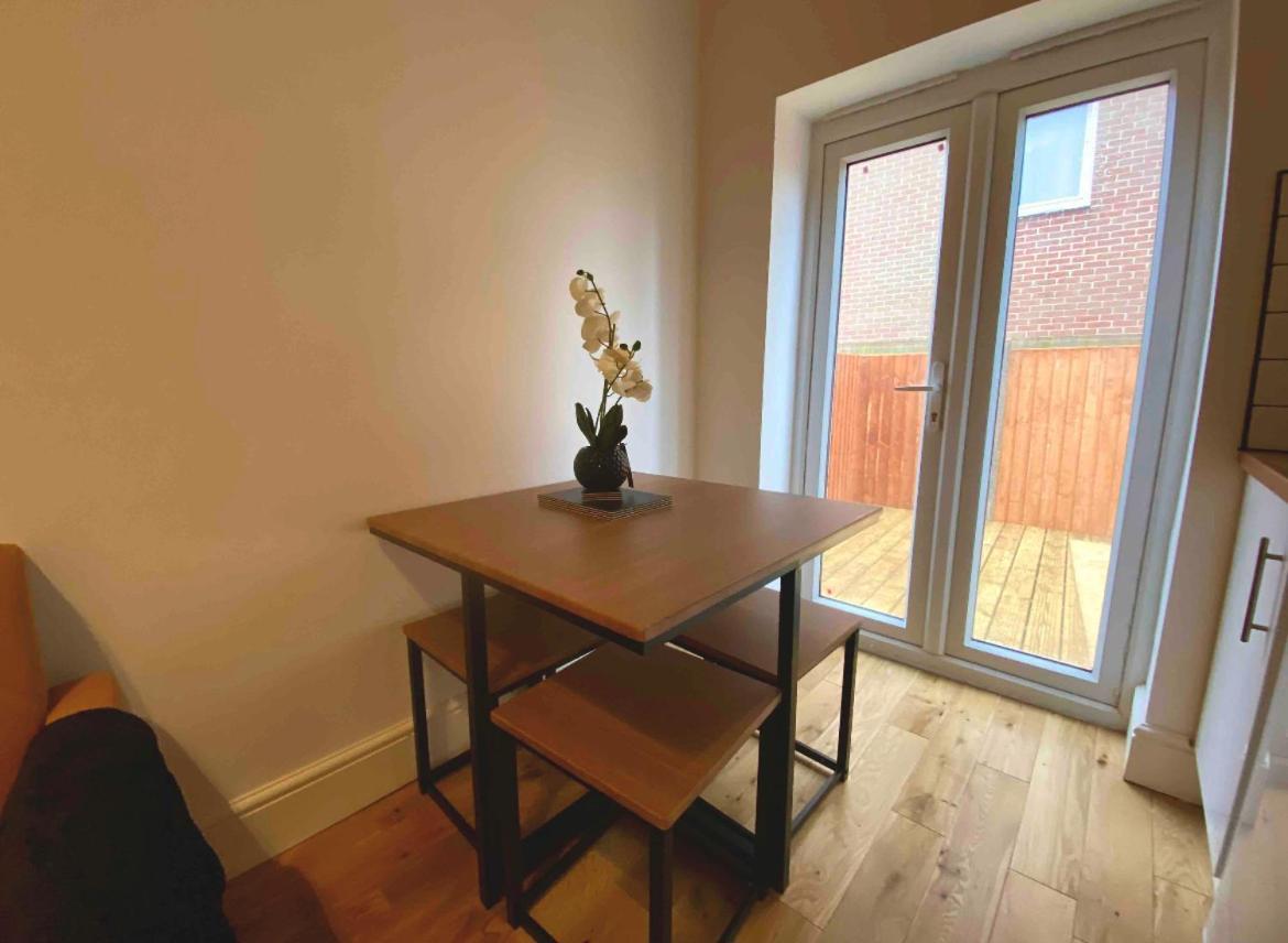 Appartamento Flat 8, 10 St Johns Bournemouth Esterno foto