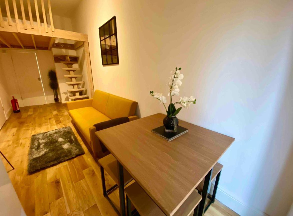 Appartamento Flat 8, 10 St Johns Bournemouth Esterno foto